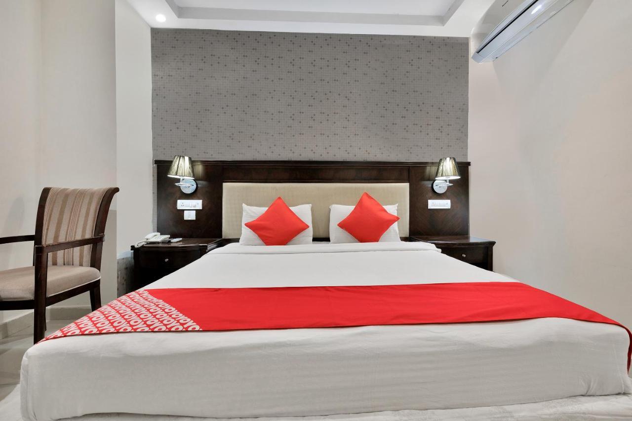 فندق Capital O Rudra Grand Near Kondapur X Road المظهر الخارجي الصورة