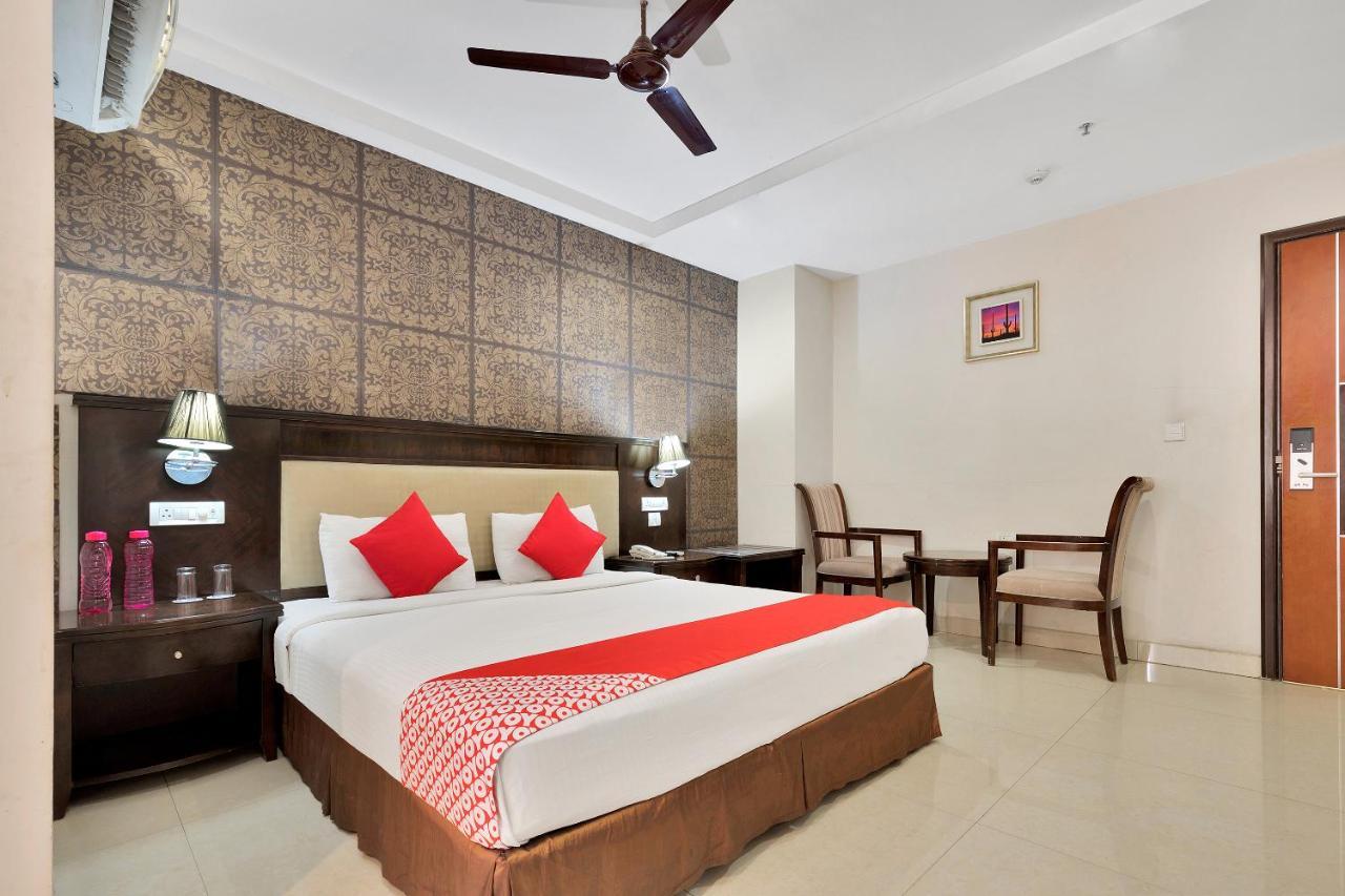 فندق Capital O Rudra Grand Near Kondapur X Road المظهر الخارجي الصورة