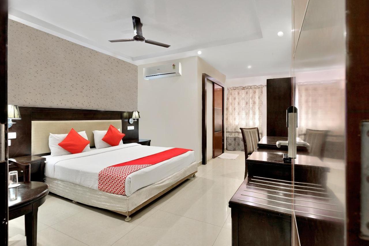 فندق Capital O Rudra Grand Near Kondapur X Road المظهر الخارجي الصورة